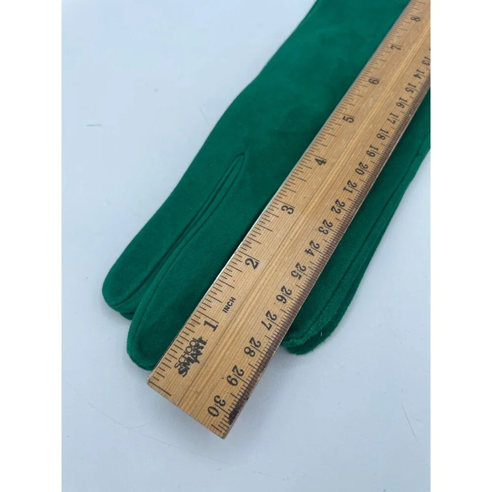 Women's Vintage Pair of Emerald Green Suede Gloves Stamped 44 Size 7 Wicked